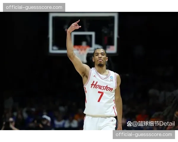 NCAA“疯狂三月”现场：黑马球队压哨三分绝杀，上演“灰姑娘”故事